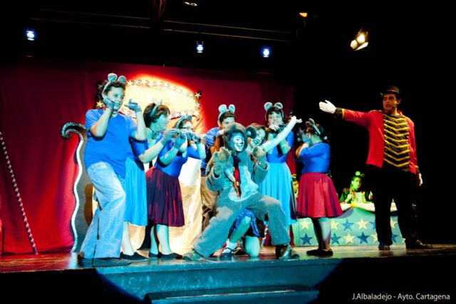 Los chavales del Primitiva López demuestran sus tablas en el escenario - 4, Foto 4