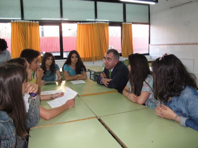 Campos resalta la importancia de la educación para fomentar la cooperación interregional a nivel europeo - 1, Foto 1
