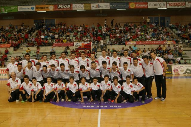 Homenaje a los equipos alevín a, cadete y juvenil como campeones de liga regional - 1, Foto 1