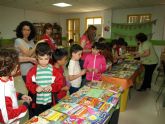 El colegio Juan Ayala de Ceutí organiza un mercadillo para celebrar el 'Día del libro'