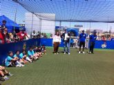 Los ms pequeños juegan al ftbol para fomentar hbitos saludables
