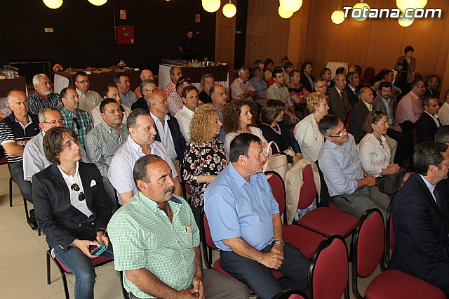Cerca de un centenar de empresarios de Totana se renen con Valcrcel para conocer las propuestas para la creacin de empleo - 36