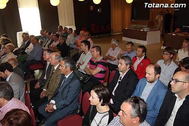 Cerca de un centenar de empresarios de Totana se renen con Valcrcel para conocer las propuestas para la creacin de empleo - 39