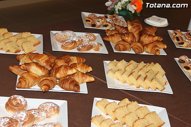 Cerca de un centenar de empresarios de Totana se renen con Valcrcel para conocer las propuestas para la creacin de empleo - 46