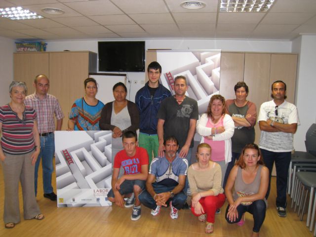 A total of thirteen unemployed benefit from the training course, Foto 1
