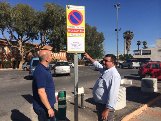 El Ayuntamiento torreño instala señales fijas más seguras para la prohibición de aparcar en actos especiales - 1, Foto 1