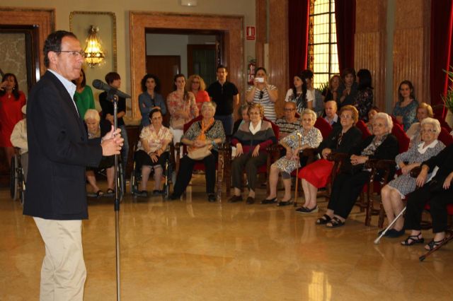 El Alcalde celebra con los usuarios de los centros de día su semana cultural - 2, Foto 2