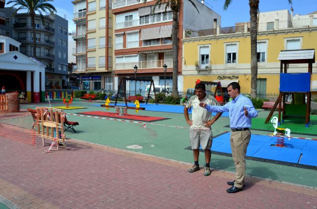 La concejalía de Parques y Jardines remodela las zonas de juegos infantiles de Águilas - 1, Foto 1