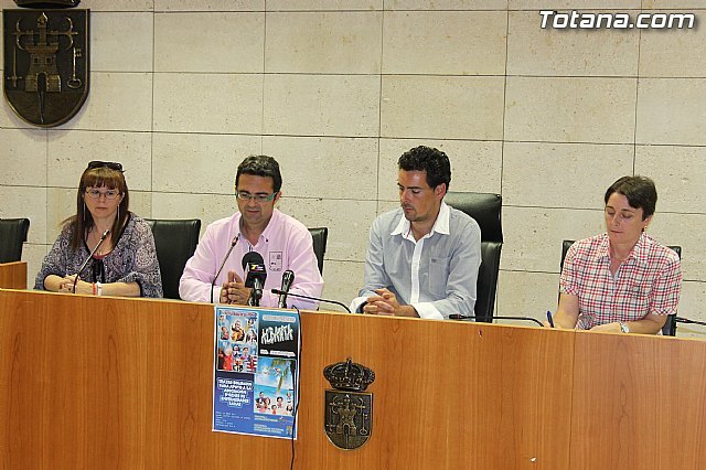 El grupo de teatro Albanta pone en escena las obras La rutina diaria de San Pedro y Se alquila por vacaciones, Foto 1