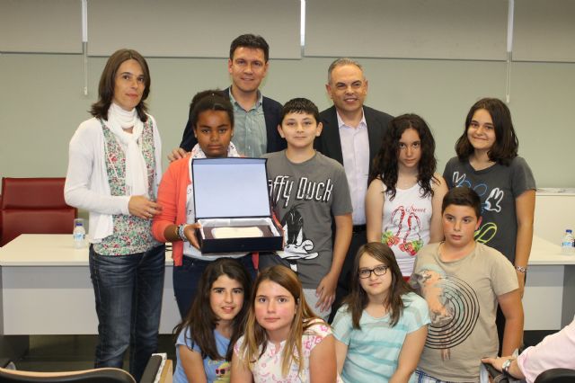 La III Jornada de Empleo y Emprendimiento premia los programas de emprendimiento desarrollados en el CEIP Gins Daz y en el IES Miguel Hernndez, Foto 3