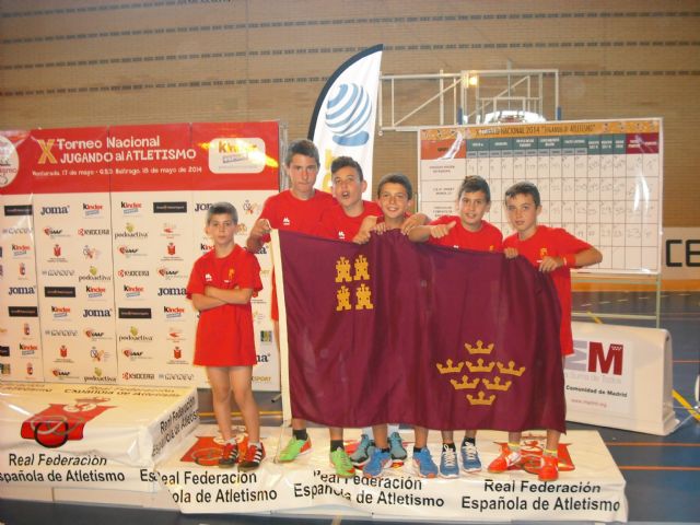 El equipo masculino del CEIP Hernández Ardieta obtiene la medalla de bronce en la Final del Campeonato de España de Jugando al Atletismo - 1, Foto 1