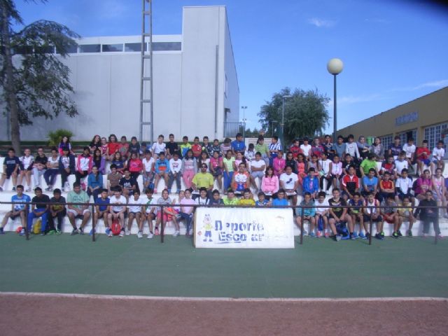 Cien escolares participaron en la jornada de atletismo de Deporte Escolar organizada por la concejalía de Deportes, Foto 1