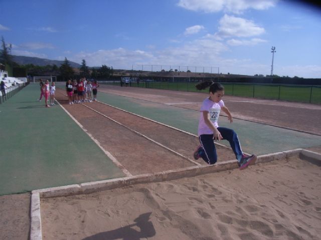 Cien escolares participaron en la jornada de atletismo de Deporte Escolar organizada por la concejalía de Deportes, Foto 3