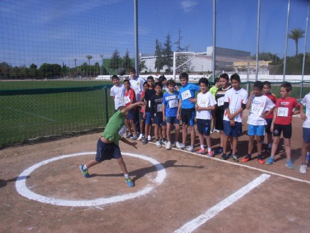 Cien escolares participaron en la jornada de atletismo de Deporte Escolar organizada por la concejalía de Deportes, Foto 4