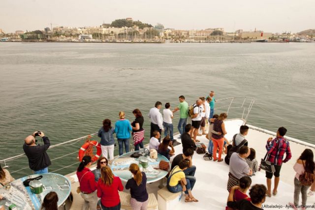 Un paseo en el Catamarán Olé para festejar el Día Marítimo Europeo - 1, Foto 1