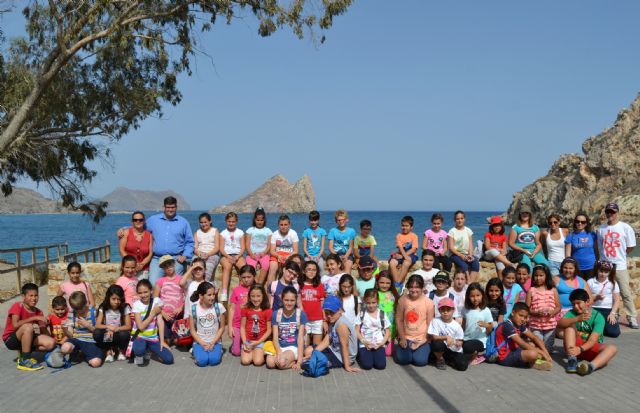 Los alumnos de Ecoescuelas Litorales realizan una actividad medioambiental en la playa de Los Cocedores del Hornillo - 2, Foto 2