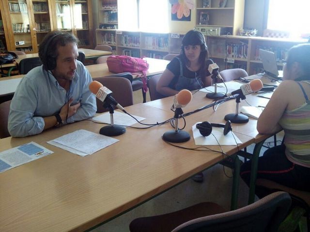 Alumnos y alumnas del IES Arzobispo Lozano despiden el taller de Radio Arzobispo en la Onda con una programa en directo desde el centro - 2, Foto 2