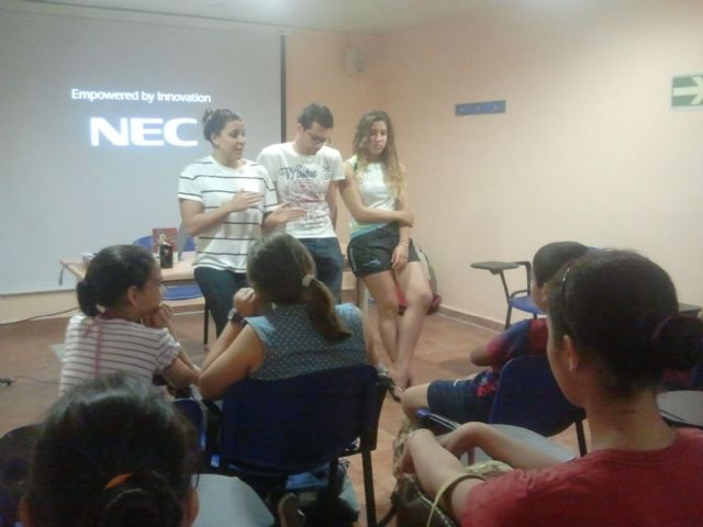 Alumnos del Colegio Cuatro Santos compartieron piscina con Margarita Domínguez - 5, Foto 5