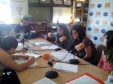 Alumnos y alumnas del IES Arzobispo Lozano despiden el taller de Radio 'Arzobispo en la Onda' con una programa en directo desde el centro