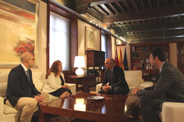El presidente de la Comunidad recibe a la presidenta de Hostecar - 2, Foto 2