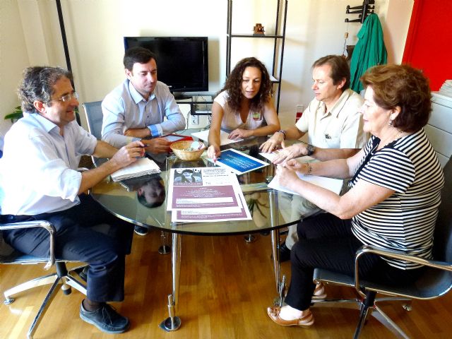 Los candidatos socialistas se comprometen con la Red de Lucha contra la Pobreza - 1, Foto 1