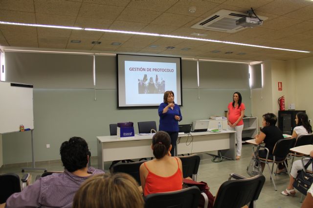 El Vivero de Empresas para Mujeres acoge un curso de protocolo, Foto 3