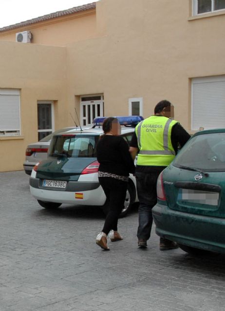 La Guardia Civil detiene a cuatro personas relacionadas con una decena de robos en fincas y granjas de Moratalla - 5, Foto 5