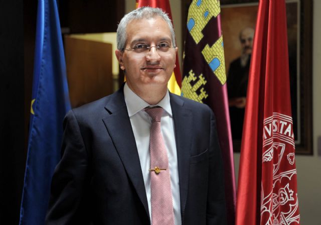 El rector Orihuela valora la colaboración de todos en la toma de posesión del gerente - 2, Foto 2