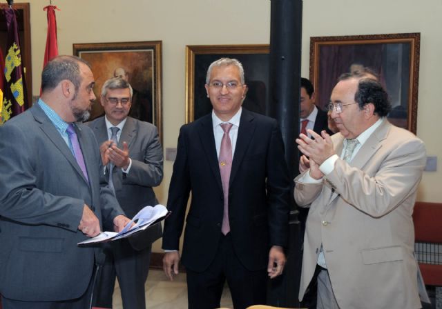 El rector Orihuela valora la colaboración de todos en la toma de posesión del gerente - 4, Foto 4