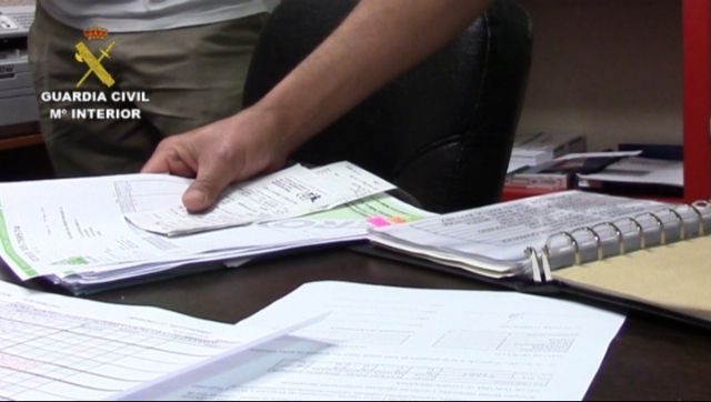 La Guardia Civil detiene a 26 personas e imputa a otras 2 como integrantes de una organización criminal  dedicada a estafas en las revisiones de gas - 5, Foto 5