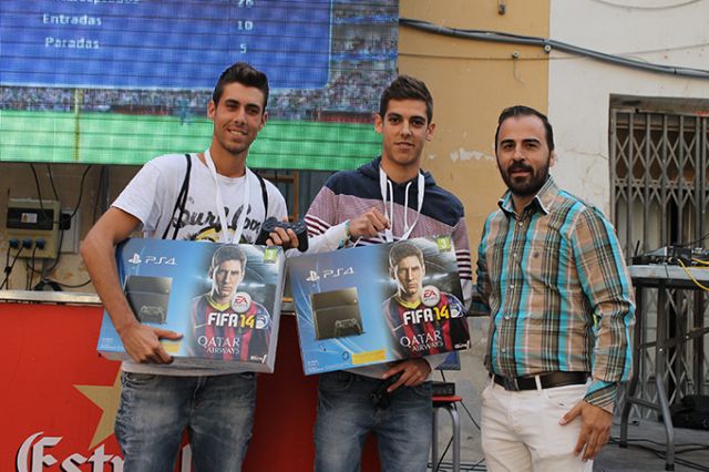 Antonio Moreno y Jos Carlos Avellaneda se hacen con el I Campeonato de Pro Evolution Soccer Ciudad de Cieza - 7