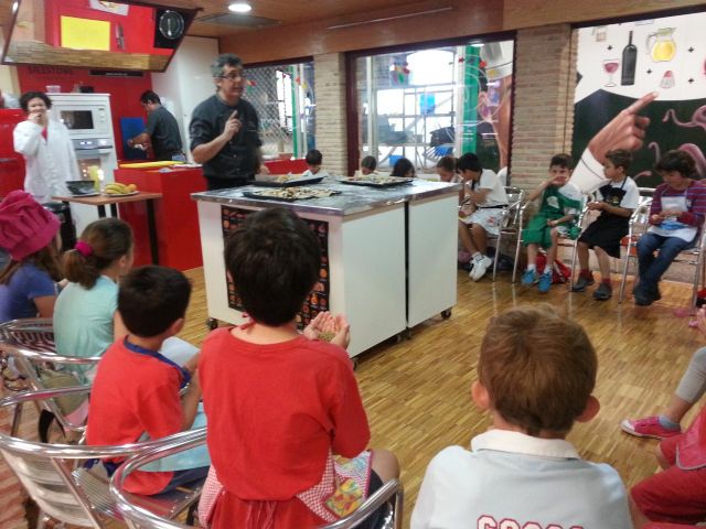 Los escolares elaboran pizza con productos de la Región - 2, Foto 2