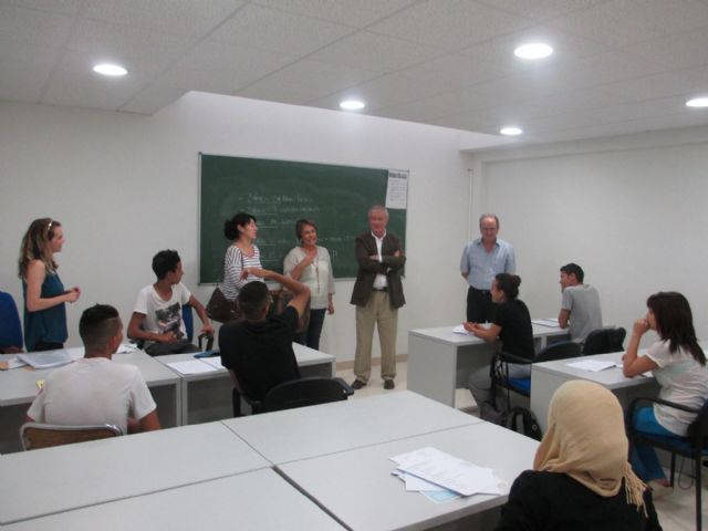 La Asociación Alraso recibía este martes al edil de Atención Social - 3, Foto 3