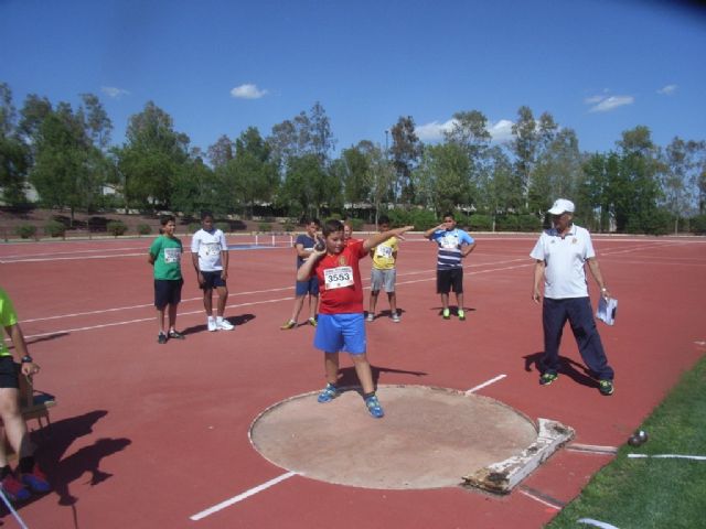 Los colegios Tierno Galván, Luís Pérez Rueda y La Milagrosa participaron en la final regional de atletismo de Deporte Escolar, Foto 3