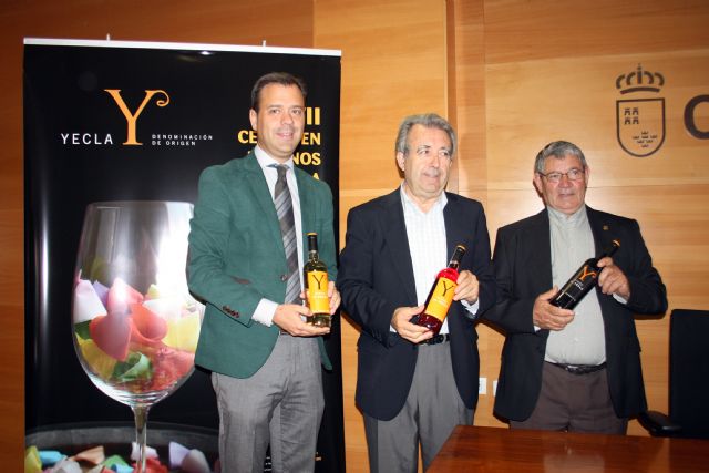 El Consejero de Agricultura destaca la capacidad de adaptación al mercado del vino de Yecla - 1, Foto 1