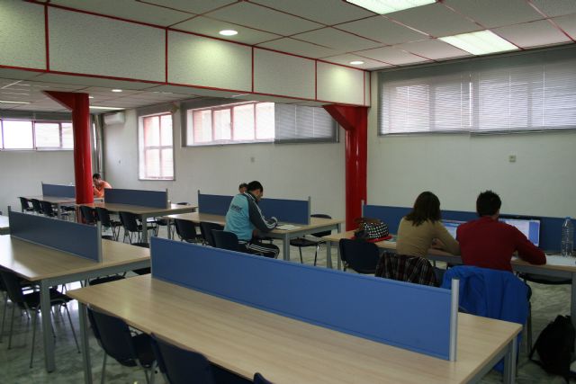 La Biblioteca Municipal amplía su horario en época de exámenes para ofrecer un mejor servicio - 1, Foto 1