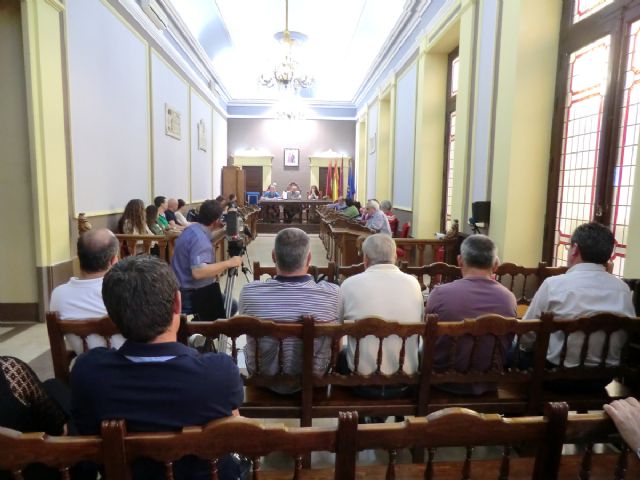 El Ayuntamiento se confiesa autor de una 'cesión ilegal' de trabajadores y asume a varios de Promociones como personal 'indefinido no fijo' - 1, Foto 1