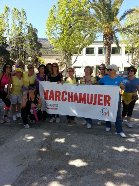 El comedor de Cáritas recibe seis mil euros entre Marcha Mujer y Nunca es tarde - 1, Foto 1