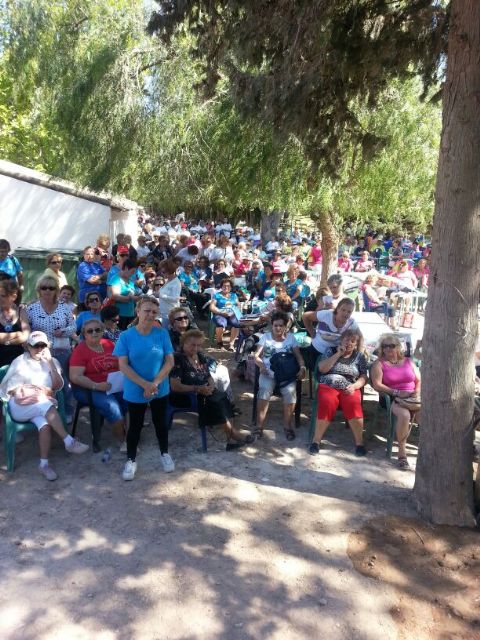 El comedor de Cáritas recibe seis mil euros entre Marcha Mujer y Nunca es tarde - 2, Foto 2