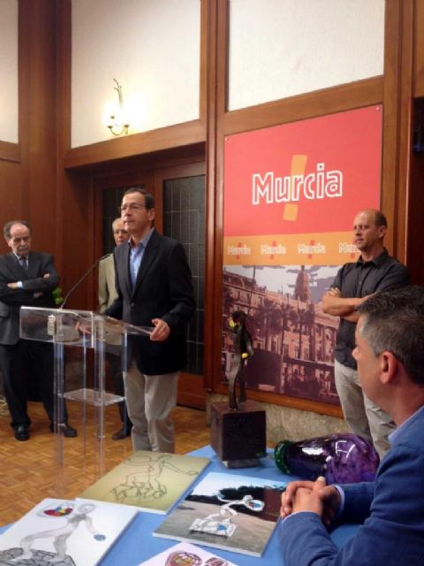 El Alcalde Cámara presenta el ´Monumento al Agricultor´ que ensalzará el esfuerzo y entrega de los profesionales  de la huerta y el campo - 2, Foto 2