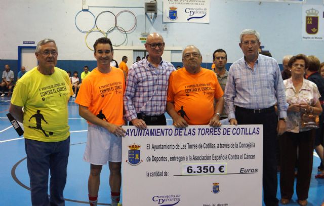 El partido contra el cáncer en Las Torres de Cotillas recauda 6.350 euros - 1, Foto 1
