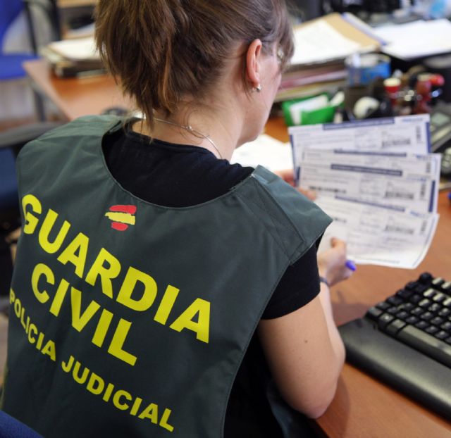 La Guardia Civil desmantela una organización dedicada a la falsificación de recetas médicas - 3, Foto 3