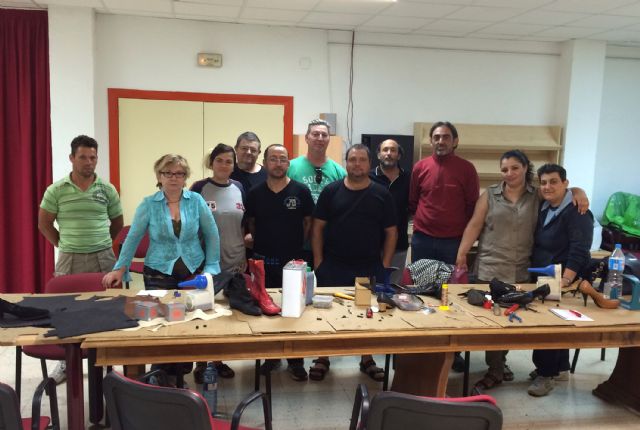 lastoProyecto Abraham inicia un taller de reparación de calzado en Las Torres de Cotillas - 1, Foto 1