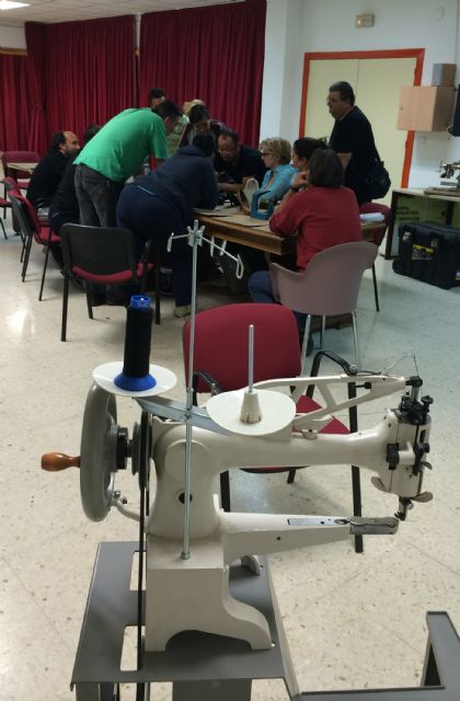 lastoProyecto Abraham inicia un taller de reparación de calzado en Las Torres de Cotillas - 3, Foto 3