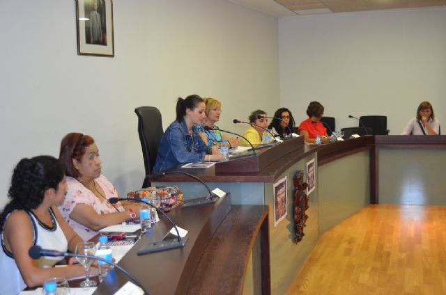 Mujeres de distinta nacionalidad comparten sus historia en la jornada Mujeres del Mundo - 1, Foto 1