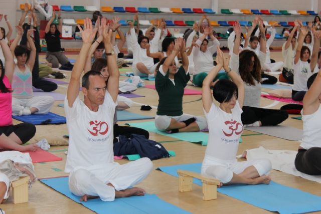 Mazarrn se apunta al yoga con una jornada regional que atrae a 150 participantes, Foto 3