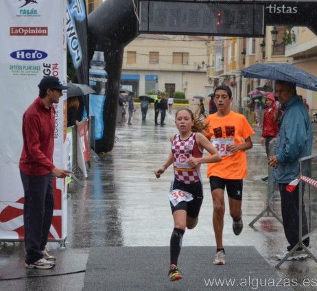 800 corredores desafían a la lluvia en la III Carrera Popular Villa de Alguazas - 1, Foto 1
