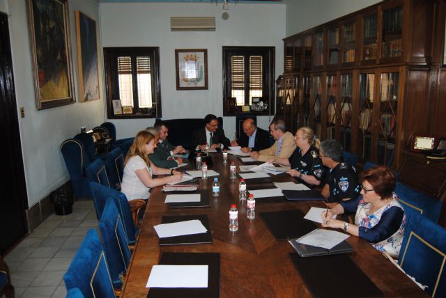 El delegado del Gobierno y el alcalde de Cieza preparan el dispositivo de seguridad con motivo del Día de la Región - 1, Foto 1