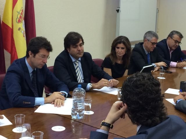 Ruiz subraya que las grandes empresas de Escombreras son un polo de atracción para que llegue más industria a Cartagena - 2, Foto 2