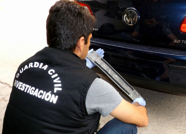 La Guardia Civil detiene a dos personas por un robo con arma de fuego en Cieza - 1, Foto 1